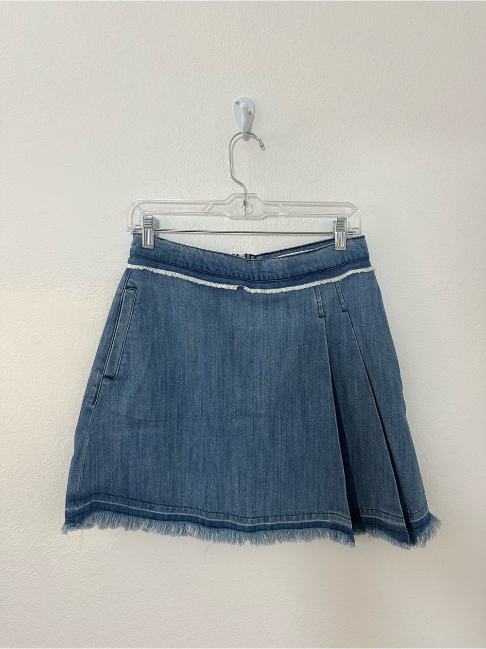 Ei8ht Dreams Light Wash Blue Denim Asymmetric Mini Skirt Fringe Hem Size M - Picture 13 of 14
